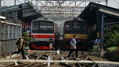 Sepekan PPKM Darurat, Suasana Stasiun KA Bekasi Sepi
