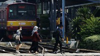 Seperti diketahui, Presiden Joko Widodo menetapkan PPKM darurat Jawa-Bali seiring dengan melonjaknya kasus penularan COVID-19. Aturan ini berlaku per tanggal 3-20 Juli 2021 mendatang.