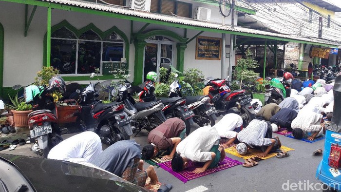 Salat Jumat di Sunter Jakut