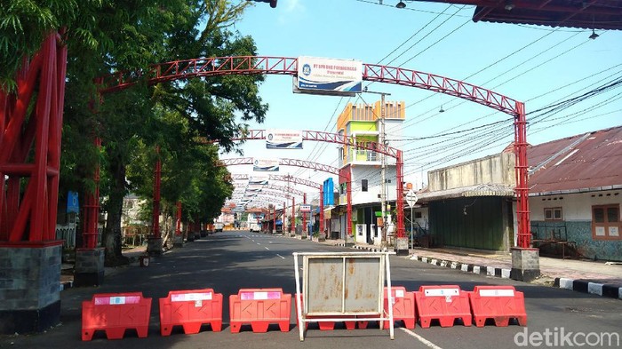 Pelaksanaan gerakan Purbalingga tiga hari di rumah saja mulai diterapkan hari ini. Suasana di Kabupaten Purbalingga Jawa Tengah pun lengang.