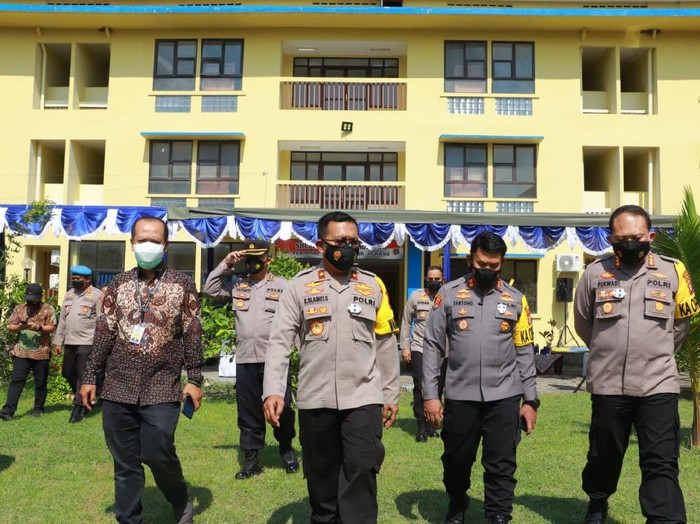 Shelter khusus untuk isolasi mandiri (isoman) anggota Polda DIY di kawasan Mako Dit Polairud, Kapanewon Kretek, Kabupaten Bantul, Jumat (9/7/2021).