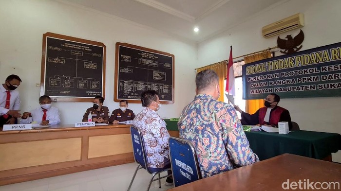Sidang yustisi pelanggaran prokes di Sukabumi