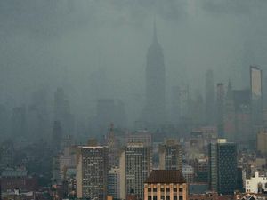 New York Banjir Akibat Badai Tropis Elsa