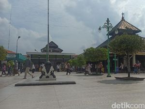 Tak Ada Bangunan Lebih Tinggi Simbol Warga Hormati Masjid Agung Demak