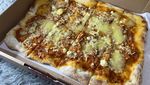 Pizza Sourdough Kekinian Topping Keju Mozarella dan Bayam Nikmat