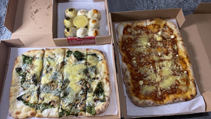 The Baker Bunch: Renyah Chewy Pizza Sourdough Kekinian yang Lembut Enak The Baker Bunch: Renyah Chewy Pizza Sourdough Kekinian yang Lembut Enak