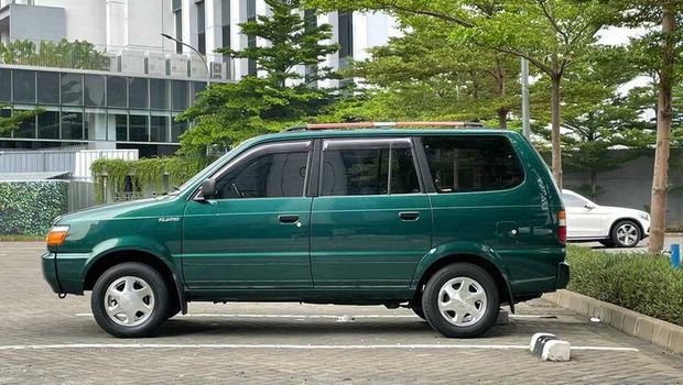 Toyota Kijang Kapsul 1.8 LGX 1998