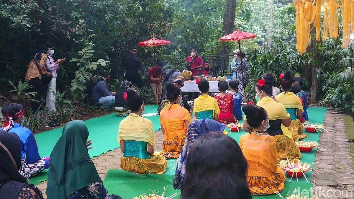 Upacara adat jawa timur