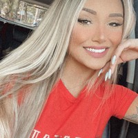 Pemain Emerson Palmieri sudah bertunangan dengan wanita cantik bernama Isadora Nascimento, seorang influencer fitness. Dikatakan pasangan yang sudah memiliki anak berusia dua tahun itu sudah berpacaran sejak remaja. Mereka pun tampaknya cocok karena Isadora sendiri sangat suka menonton pertandingan bola.  Foto: Instagram