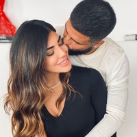 Genoveffa Darone yang menikah dengan Lorenzo Insigne adalah salah satu WAG paling dikenal di Italia. Genoveffa dan Insigne menikah setelah tujuh bulan berpacaran lalu menikah dengan perayaan mewah di 2012. Genoveffa sempat bekerja di salon sebelum jadi ibu rumah tangga dengan dua anak. Foto: Instagram