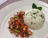 Membuat Resep Nasi Kuning Tumpeng Komplet: Gurih, Wangi, dan Tidak Lembek (Rahasia Takaran Santan)