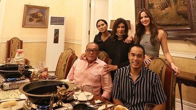 Aburizal Bakrie Saat Makan Bareng Ardi Bakrie dan Trekking di Kebun Teh