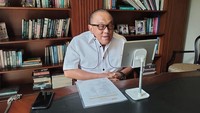 Keluarga Aburizal Bakrie tengah mendapat cobaan sebab anaknya, Ardi Bakrie dan sang istri, Nia Ramadhani terjerat kasus narkoba. Keduanya jadi tersangka usai kedapatan menggunakan sabu.