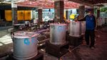 Lihat Kesibukan Dapur Umum Untuk Pasien Corona di Surabaya