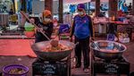 Lihat Kesibukan Dapur Umum Untuk Pasien Corona di Surabaya