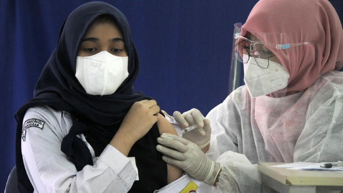 HIPMI Jaya Dukung Percepatan Vaksinasi COVID-19 PT Maming Enam Sembilan Group dan HIPMI Jaya menggelar vaksinasi COVID-19 di Jakarta. Kegiatan itu untuk percepatan program vaksinasi nasional.