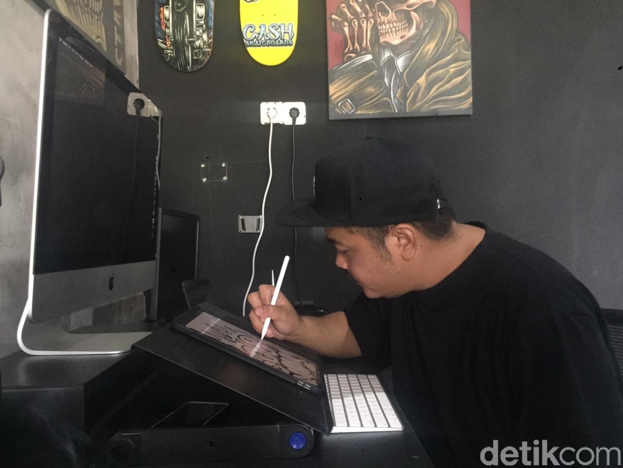 Kisah Penyedia Jasa Kreatif di Gunungkidul, Orderan Tetap Mengalir di Tengah Pandemi Kisah Penyedia Jasa Kreatif di Gunungkidul, Orderan Tetap Mengalir di Tengah Pandemi