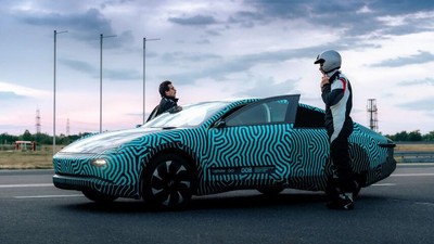 Sekali Charger Mobil Solar Listrik Ini Ngacir Jakarta-Kediri