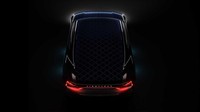 Jika Tesla Model S menggendong baterai 100 kWh, bisa dipastikan Lightyear One hanya menggendong baterai 60 kWh untuk bisa berlari 709 km dalam sekali pengisian baterai. Foto: dok. Lightyear/Motortrend