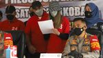 Penampakan Nia Ramadhani dan Ardi Bakrie Berbaju Tahanan