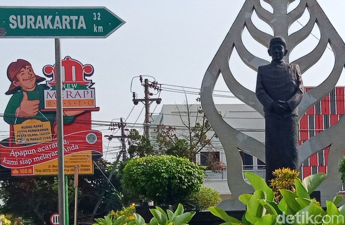 Patung dalang Ki Narto Sabdo
