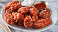 Sayap ayam juga enak dibumbui pedas gurih ala Korea. Chicken wings ala korea ini gampang dibuat dan bakal bikin kamu ketagihan. Lihat resepnya di sini.Foto: iStock