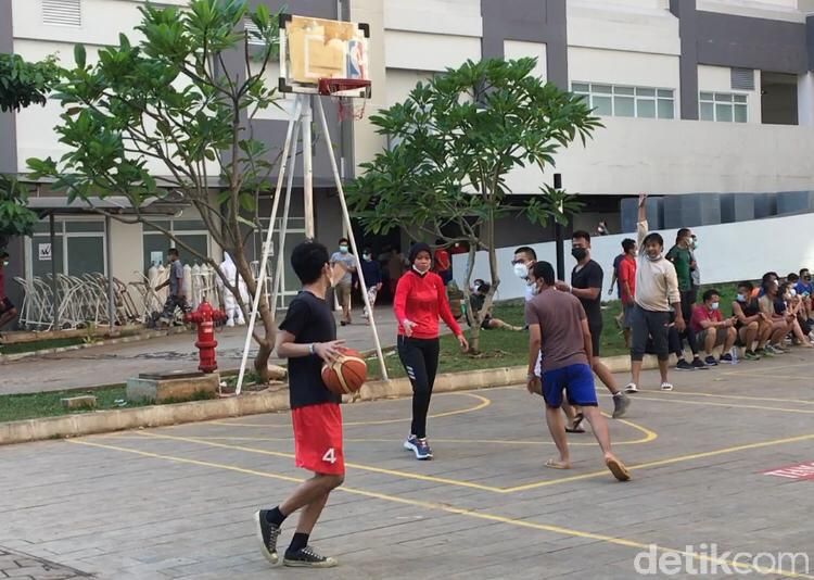 Sejumlah pasien Corona berolahraga di RSDC Wisma Atlet (dok pribadi)