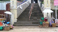 Kesempatan yang sama Kepala Dinas Kebudayaan dan Pariwisata Kabupaten Kudus, Bergas C Penanggungan mengatakan wisata di Kudus sudah ditutup sejak Mei lalu. Menurutnya selepas PPKM berencana untuk berkoordinasi membuka tempat wisata, sebab kondisi kasus COVID-19 sudah berangsur menurun. Foto: Dian Utoro Aji