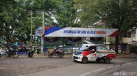 Tidak hanya itu ratusan tukang ojek yang ada di kawasan wisata Sunan Muria memilih tidak mangkal. Hal tersebut terlihat di pangkalan ojek tidak ada tukang ojek satupun yang mangkal di posko. Foto: Dian Utoro Aji