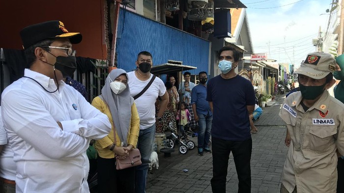 Wali Kota Makassar, Danny Pomanto kepada camat dan lurah marah karena warga di Mariso tak disosialisasikan program penanganan COVID-19