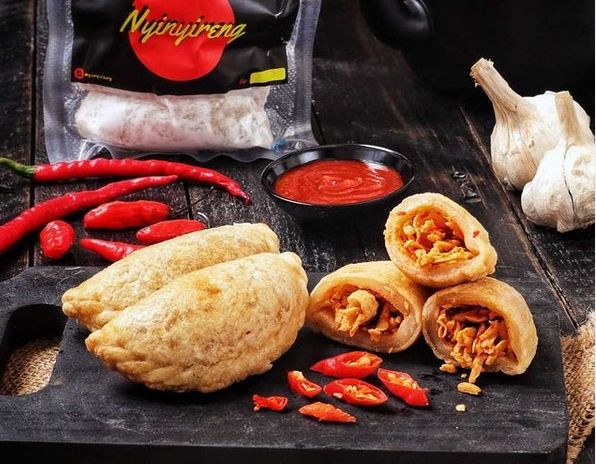 5 Tempat Jajan Cireng Kekinian Isi Ayam hingga Keju Lumer