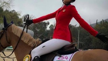 Eve Jobs juga hobi olahraga berkuda dan diberikan fasilitas kelas satu oleh orang tuanya. Foto: Instagram