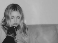 Ultah ke-23, Putri Steve Jobs Kian Cantik Menawan