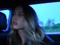 Ultah ke-23, Putri Steve Jobs Kian Cantik Menawan