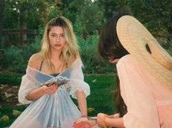 Ultah ke-23, Putri Steve Jobs Kian Cantik Menawan