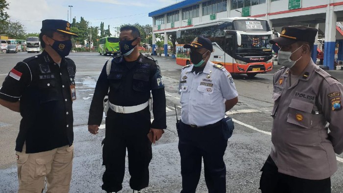 Kasubdit Dalops Hubdat S Ajie di Terminal Purabaya bungurasih