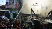 Kerugian akibat kebakaran ini ditaksir ratusan juta rupiah sementara penyebab kebakaran masih dalam penyelidikan.