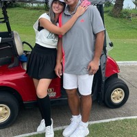 Pada bulan April, Nia juga sempat mengunggah momen kebersamaannya dengan sang suami, Ardi Bakrie, saat keduanya sedang bermain golf bersama. Foto: Instagram/@ramadhaniabakrie