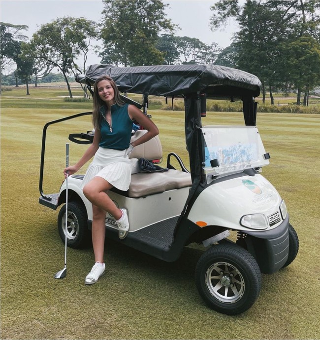 Nia diamankan oleh pihak kepolisian pada Rabu (7/7/21). Menurut keterangan, Nia lah yang terlebih dahulu mencoba mencicipi barang haram tersebut, baru setelahnya Ardi Bakrie. Foto: Instagram/@ramadhaniabakrie