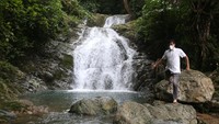 Air terjun yang memiliki tujuh tingkat tersebut masih menjadi lokasi wisata yang menerapkan protokol kesehatan secara ketat sebagai upaya pencegahan dan penularan COVID-19.