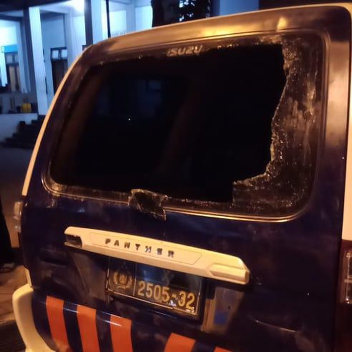 operasi ppkm di surabaya ricuh