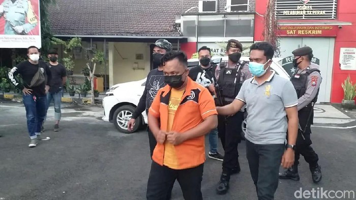 operasi ppkm di surabaya ricuh