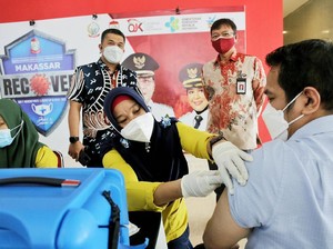 OJK Bantu Vaksinasi COVID-19 10 Juta Orang