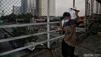 Saat ini sudah satu tahun lebih COVID-19 menghantam Indonesia dan kasus harian pun selalu meningkat setiap harinnya dengan  jumlah total kasus nasional sebanyak 2 juta kasus.