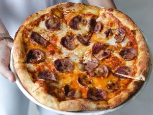 Tak Lagi Butuh Manusia, Toko Pizza Ini Dioperasikan Robot