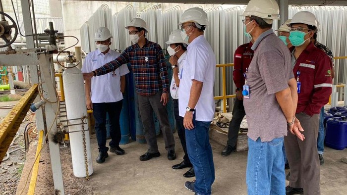 PKT Bantu Penuhi Kebutuhan Oksigen untuk Medis PT Pupuk Kalimantan Timur (PKT) ikut membantu penanganan COVID-19. Salah satunya dengan menambah ketersediaan oksigen medis.