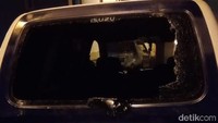 Kapolres Pelabuhan Tanjung Perak Surabaya AKBP Ganis Setyaningrum mengatakan ada satu unit mobil milik polisi yang mengalami kerusakan. Mobil itu merupakan kendaraan operasional Polsek Kenjeran.