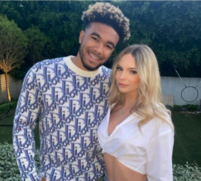 Model cantik Mia McCleneghan ini merupakan kekasih dari salah satu pemain timnas Inggris, Reece James. Mia memiliki gelar sarjana di bidang hukum dari universitas Royal Holloway. Foto: Instagram