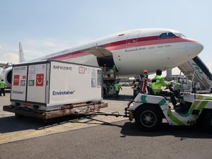 10 Juta Bahan Baku Vaksin COVID-19 Kembali Mendarat di RI