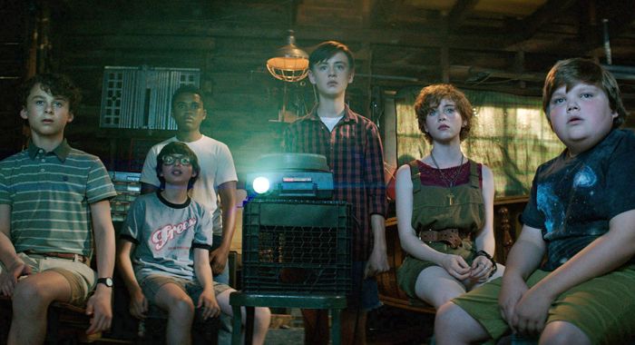 7 FIlm Horor Klasik yang Jadi Easter Egg di Trilogi Fear Street Netflix 7 FIlm Horor Klasik yang Jadi Easter Egg di Trilogi Fear Street Netflix
